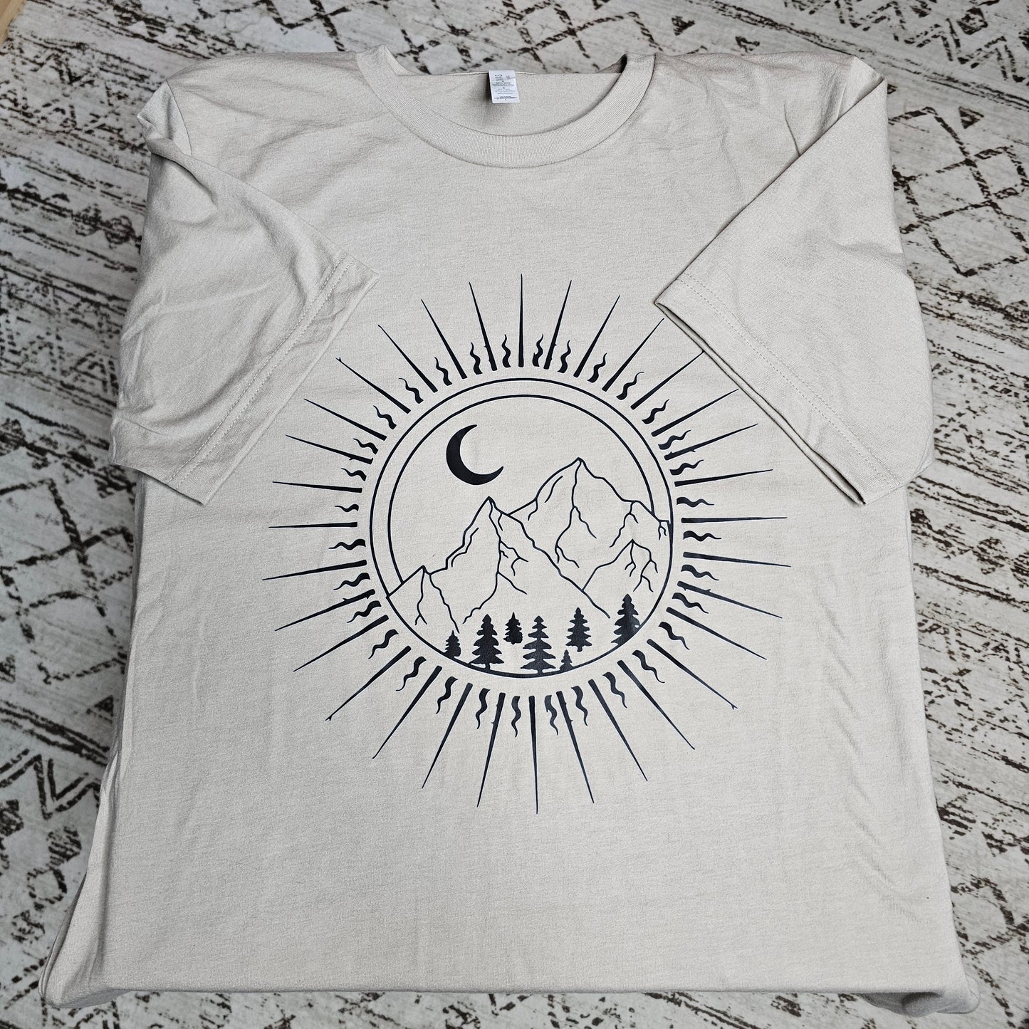 T-Shirt - Mountain Wonderlust Sun